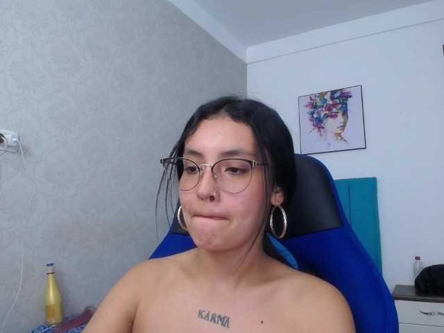 Live sex webcam photo for antonellasweetlittle #290992405