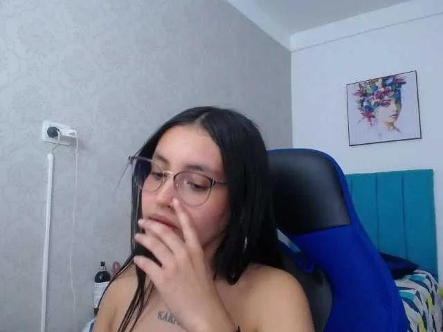 Live sex webcam photo for antonellasweetlittle #291015897