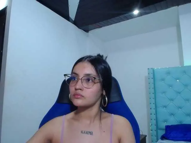 Live sex webcam photo for antonellasweetlittle #291030057