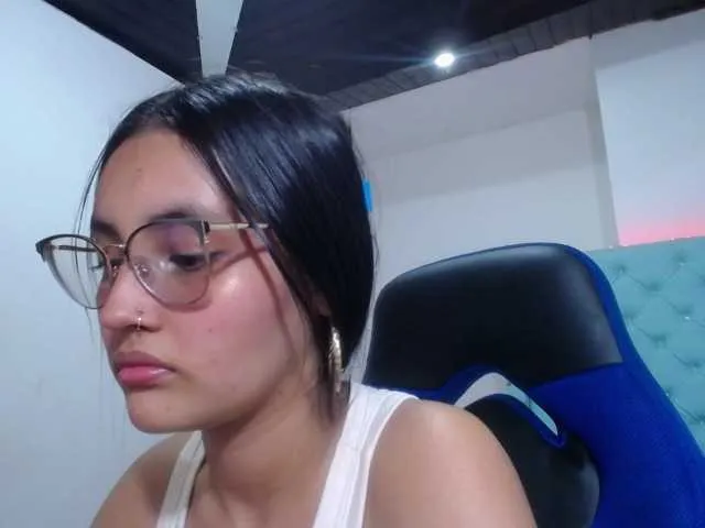 Live sex webcam photo for antonellasweetlittle #291037687