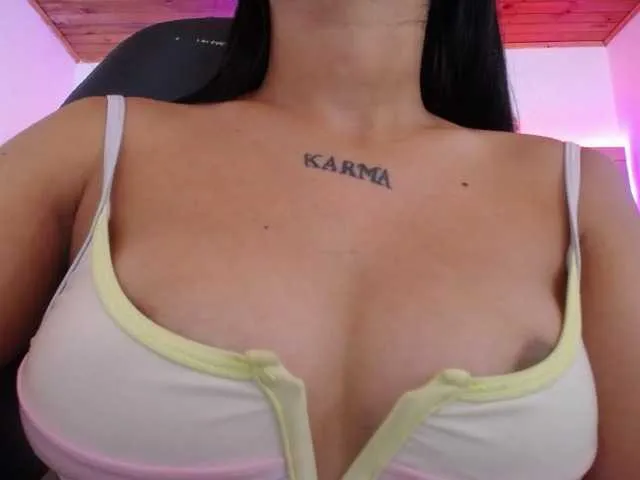 Live sex webcam photo for antonellasweetlittle #291071596