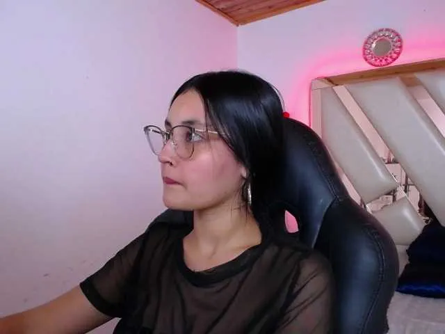 Live sex webcam photo for antonellasweetlittle #291099194