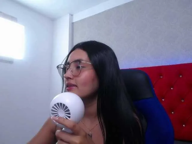 Live sex webcam photo for antonellasweetlittle #291186082