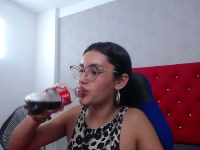 Live sex webcam photo for antonellasweetlittle #291220601