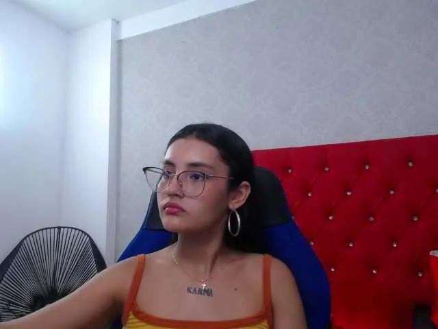 Live sex webcam photo for antonellasweetlittle #291232799