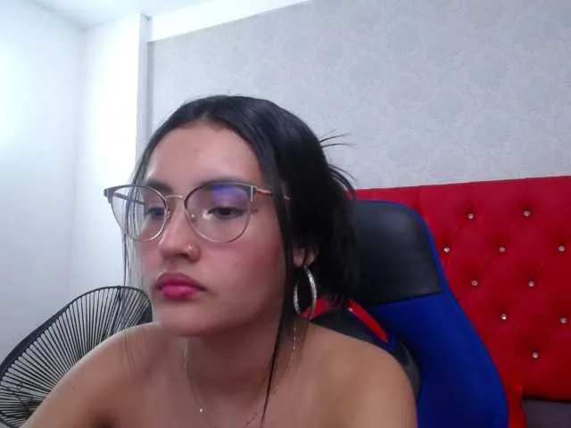 Live sex webcam photo for antonellasweetlittle #291254203