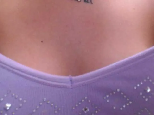 Live sex webcam photo for antonellasweetlittle #291326349