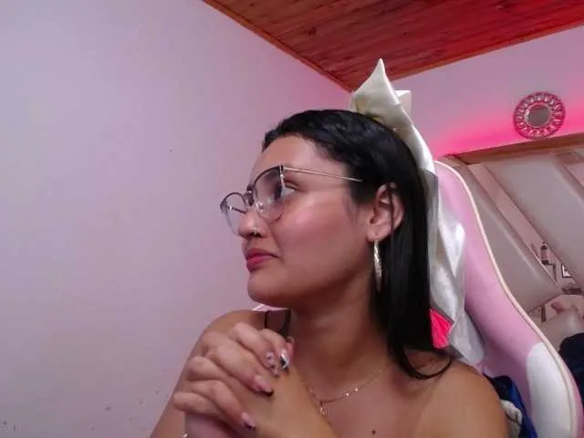 Live sex webcam photo for antonellasweetlittle #291333190