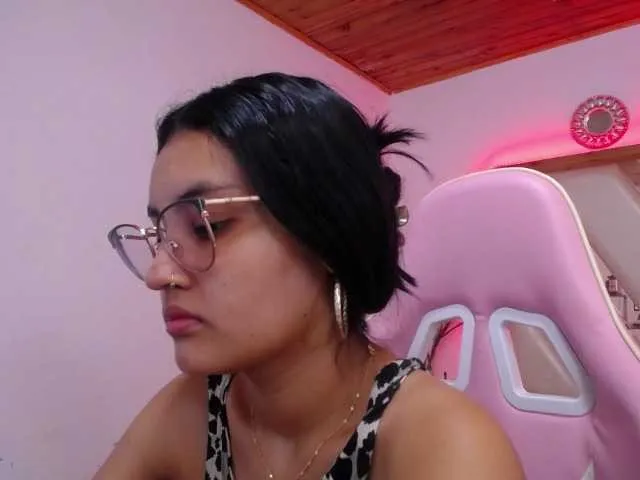 Live sex webcam photo for antonellasweetlittle #291352997