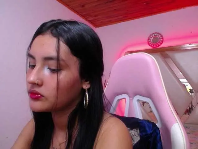 Live sex webcam photo for antonellasweetlittle #291360816