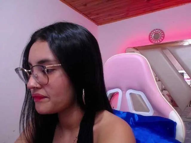 Live sex webcam photo for antonellasweetlittle #291372283