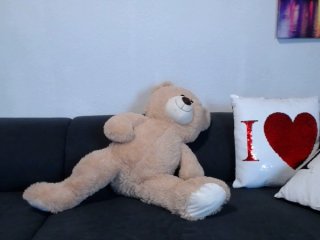 Live sex webcam photo for antonialove69 #149642180