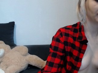 Live sex webcam photo for antonialove69 #152609758