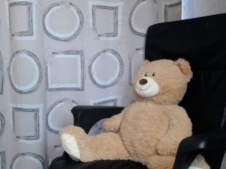 Live sex webcam photo for antonialove69 #156926363