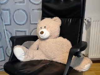 Live sex webcam photo for antonialove69 #185963374