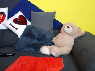 Live sex webcam photo for antonialove69 #196615990