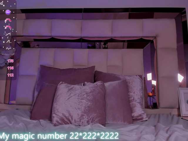 Live sex webcam photo for anyi-sweet-tits #291152411