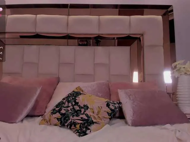 Live sex webcam photo for anyi-sweet-tits #292192738