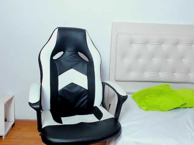 Live sex webcam photo for apholo24 #275650789