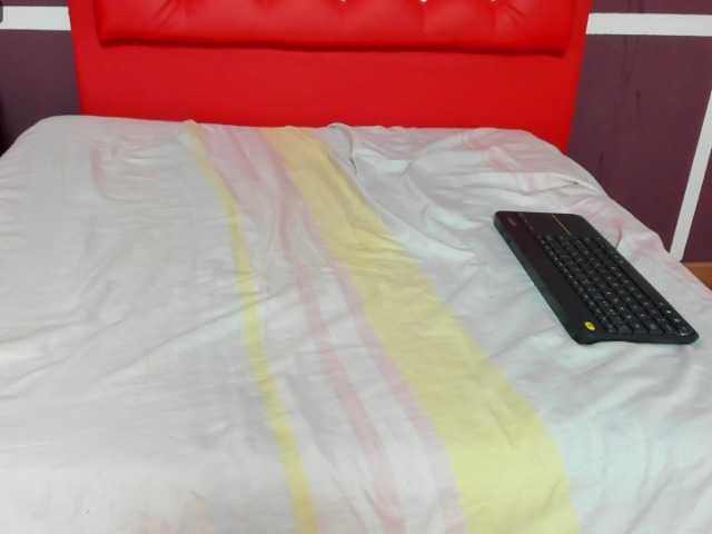 Live sex webcam photo for apholo24 #275675381