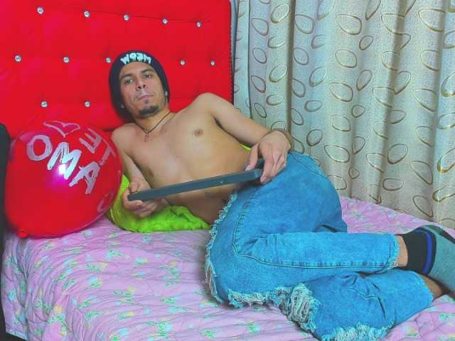 Live sex webcam photo for apholo24 #276518133