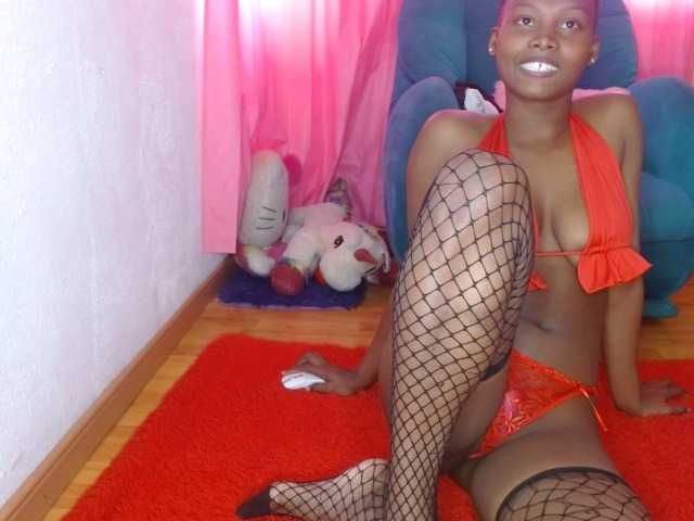 Live sex webcam photo for april-Q1 #272333190