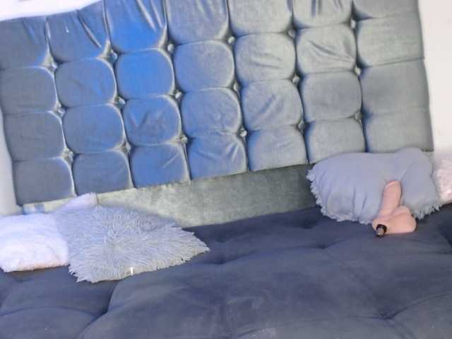 Live sex webcam photo for april-Q1 #273172256