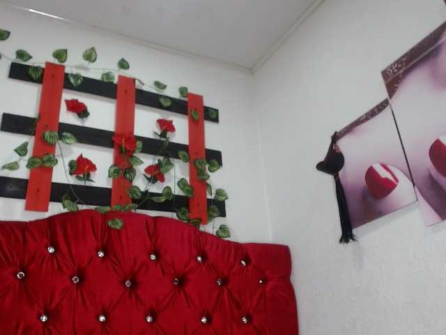 Live sex webcam photo for april-Q1 #273478577