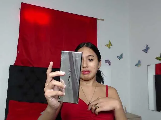 Live sex webcam photo for april-cari #272413454