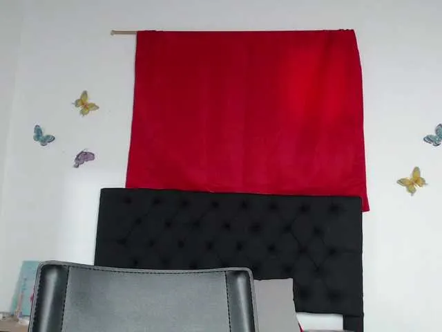 Live sex webcam photo for april-cari #272512519