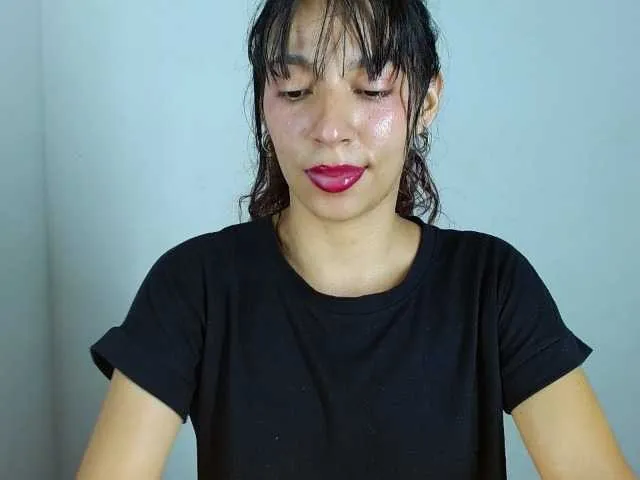 Live sex webcam photo for april-seas29 #275457393