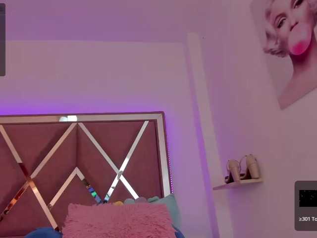 Live sex webcam photo for arenaevans #275951440
