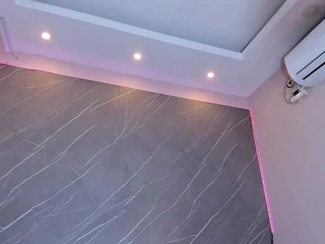 Live sex webcam photo for ari-rose1 #285467873