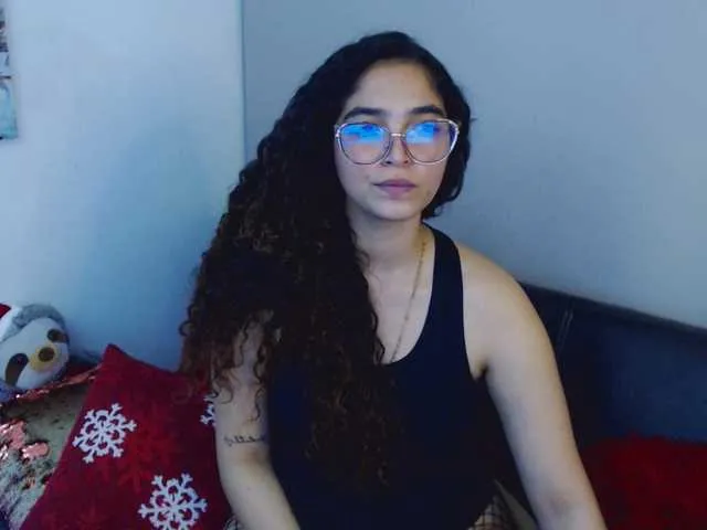 Live sex webcam photo for aria19xo #271838876