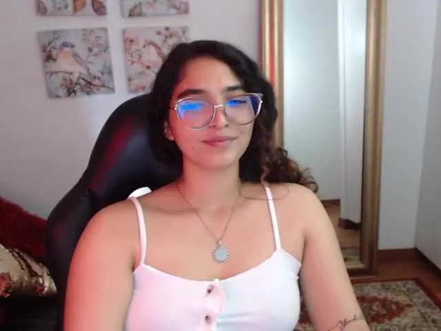 Live sex webcam photo for aria19xo #271990334