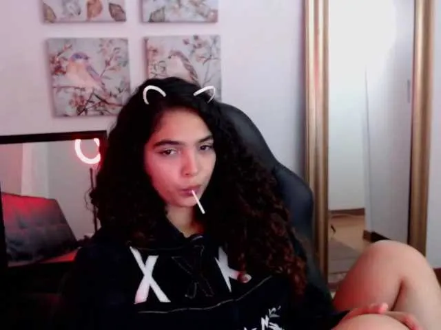 Live sex webcam photo for aria19xo #272582564