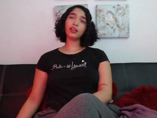 Live sex webcam photo for aria19xo #273558969