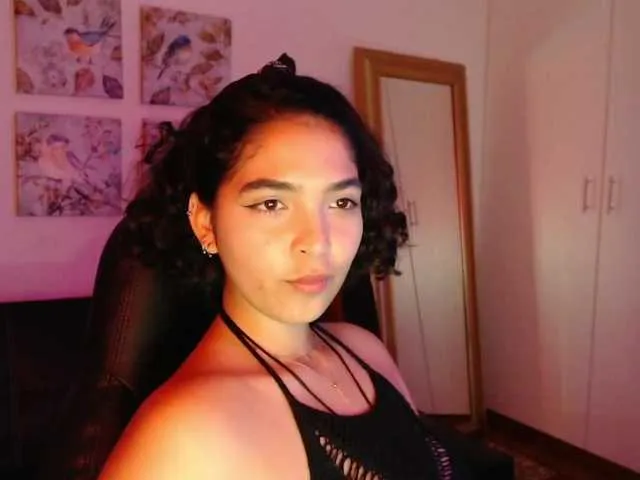 Live sex webcam photo for aria19xo #273762270