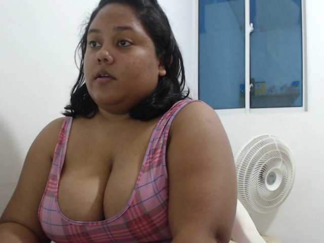 Live sex webcam photo for ariahot98 #275963964