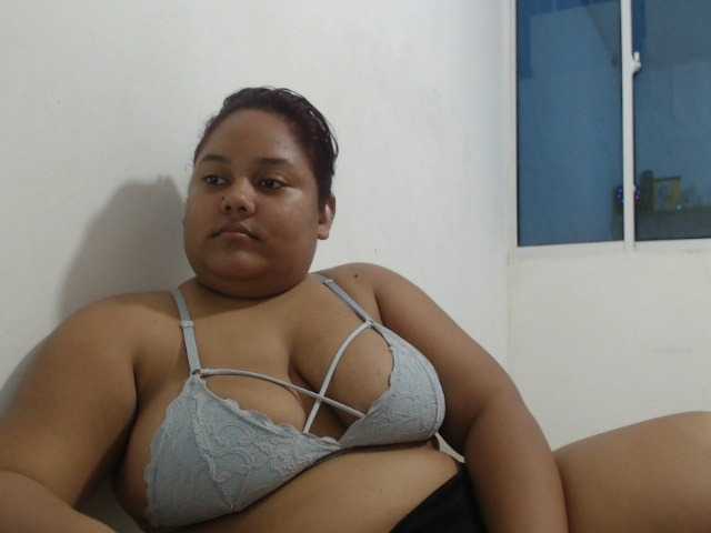 Live sex webcam photo for ariahot98 #276119915