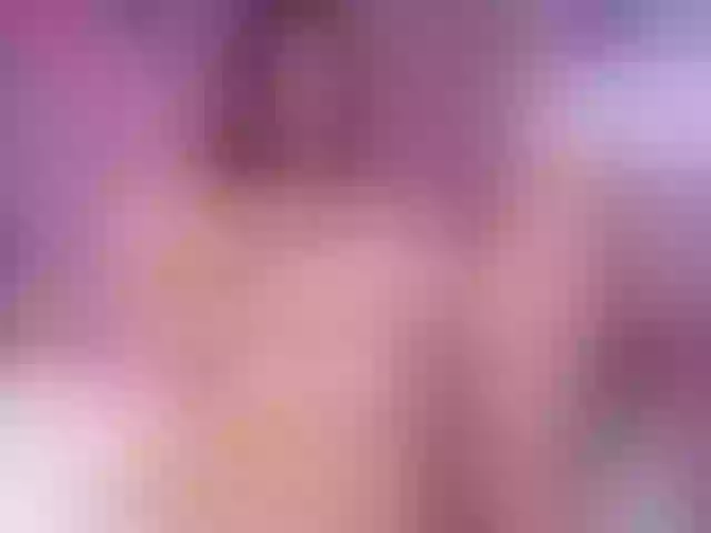 Live sex webcam photo for ariana111 #290935277