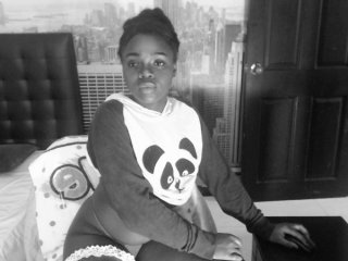 Live sex webcam photo for Ariana92 #119324060