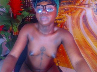 Live sex webcam photo for Ariana92 #141643935