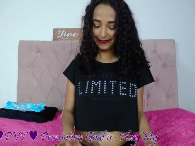 Live sex webcam photo for arianaa- #272599280