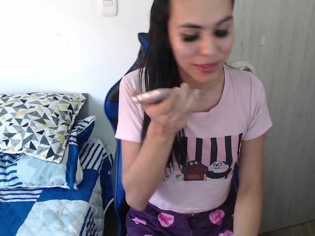 Live sex webcam photo for arianablue69 #278004208