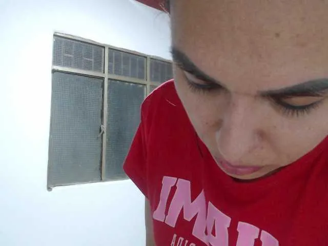 Live sex webcam photo for arianablue69 #278227706