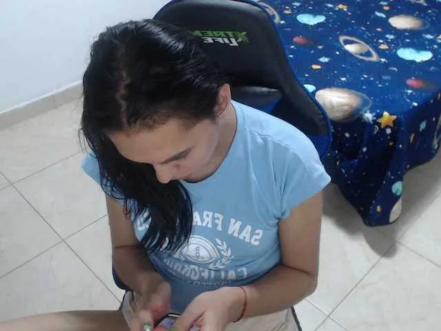Live sex webcam photo for arianablue69 #278235752