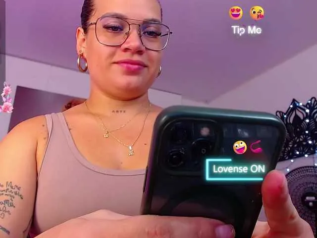 Live sex webcam photo for arianagonzale #291706900