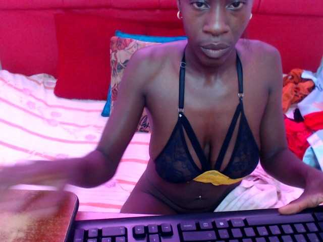 Live sex webcam photo for ariannabrownx #277793814
