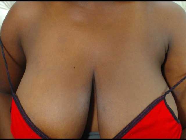 Live sex webcam photo for ariannabrunet #272197263